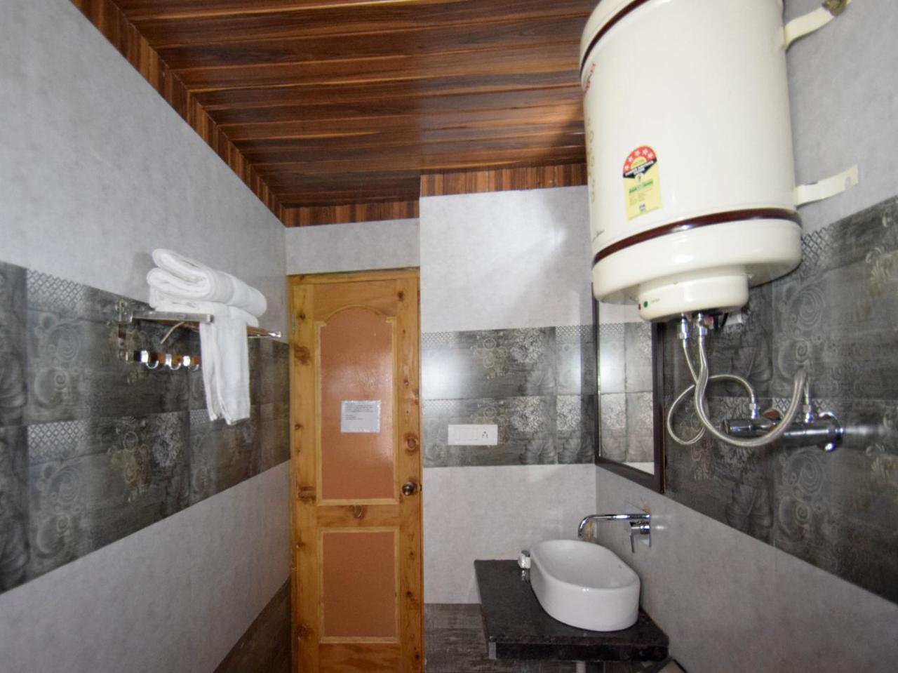 Oyo 10255 Hotel Red Apple Manāli Dış mekan fotoğraf