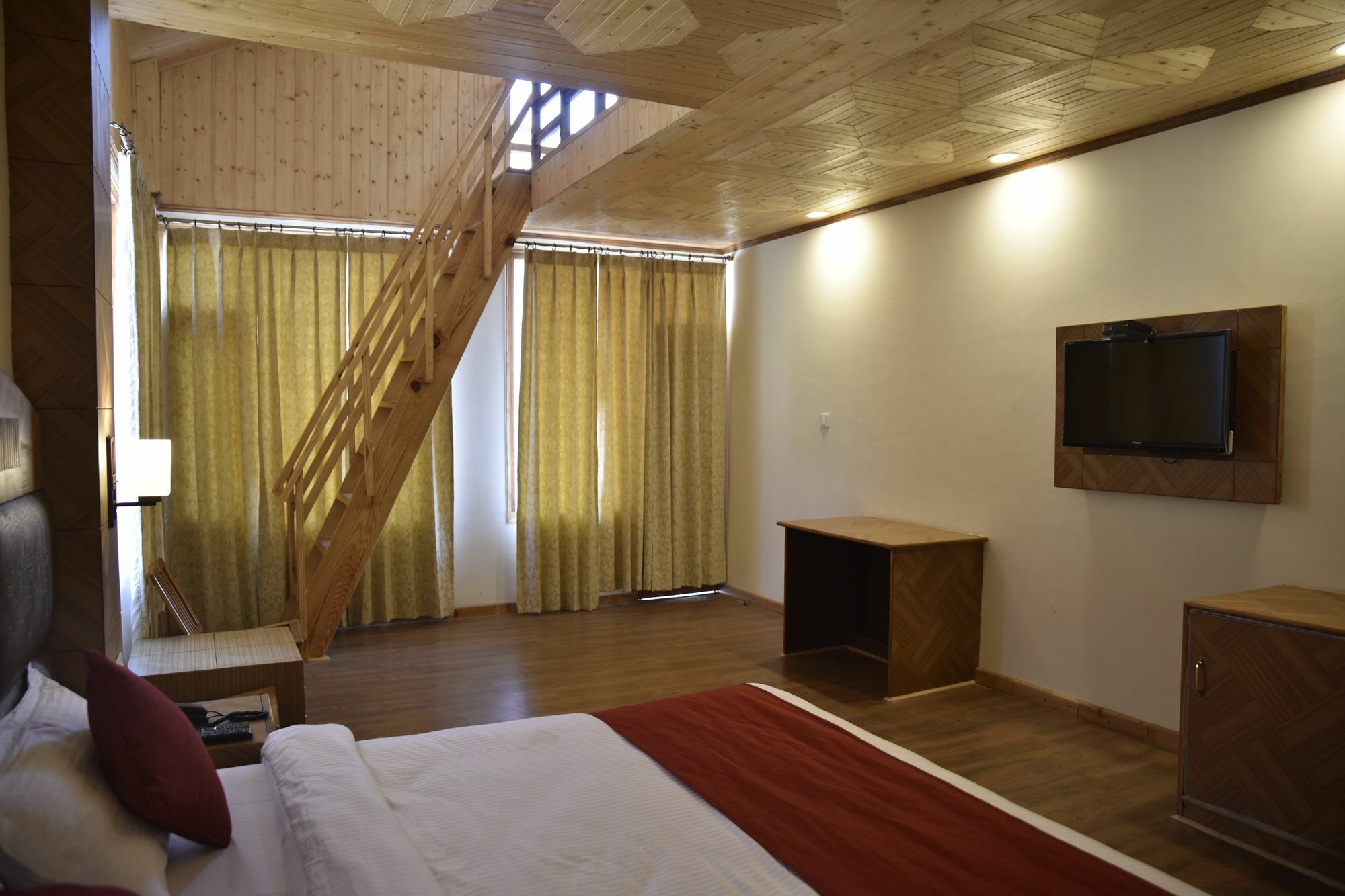 Oyo 10255 Hotel Red Apple Manāli Dış mekan fotoğraf